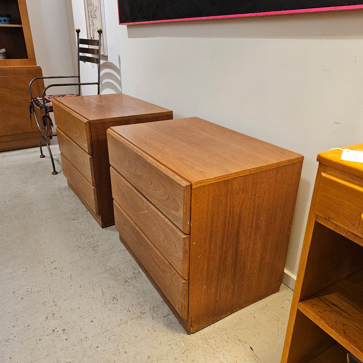 Pair of Scova for Dixie Oak Nighstands